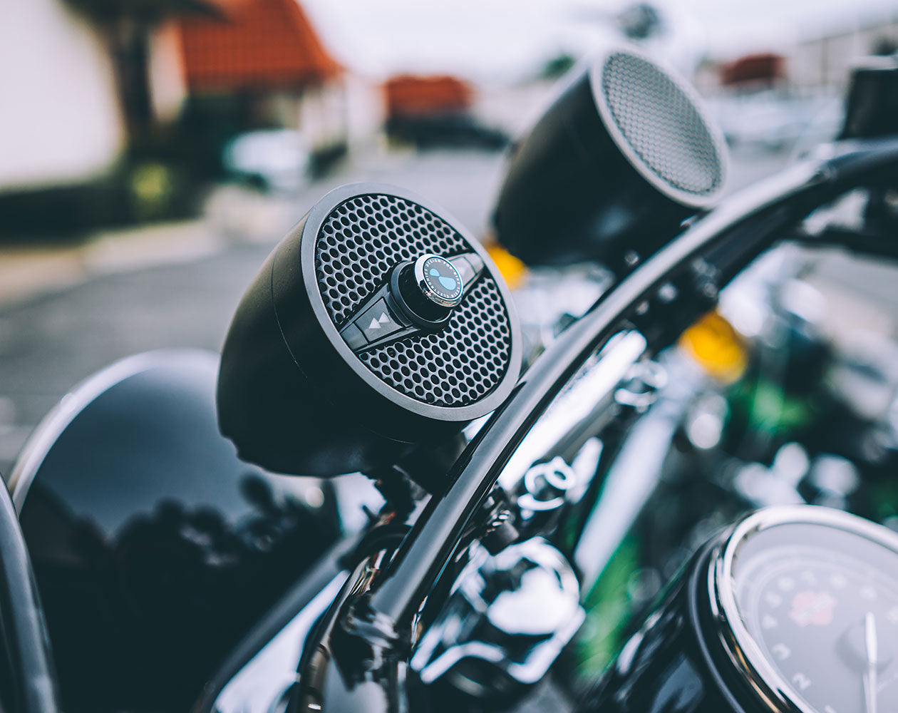 Lexin S3 3" Bar Mounted Speakers in Chrome Or Gloss Black Powdercoat